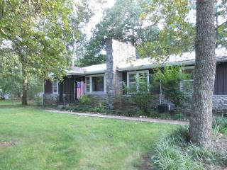 1402 Harton Blvd, Tullahoma, TN 37388-5580