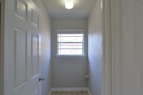 2006 Brentwood Ln, Carrollton TX exterior