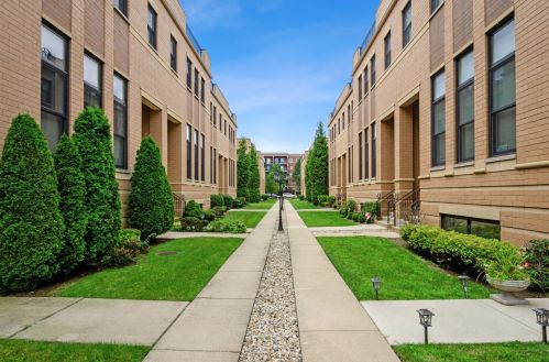 4137 Narragansett Ave, Chicago, IL 60634-1879