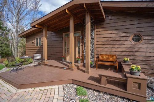 1594 Homestead Dr, Duluth, MN 55804-9644