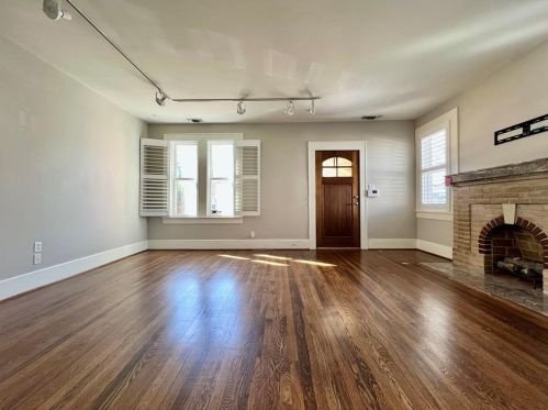 5215 Goodwin Ave, Dallas TX  75206-6206 exterior