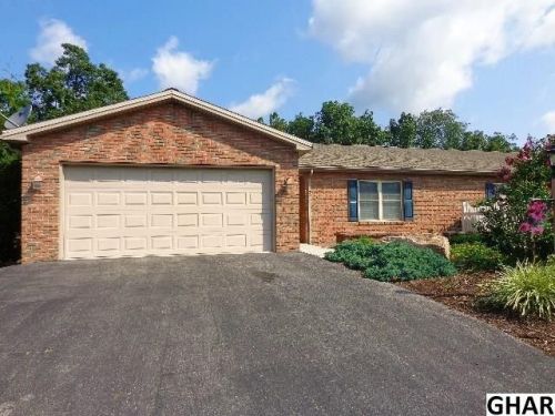 43 Rdg Ave, Carlisle PA  17013-8127 exterior