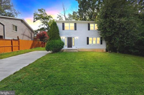 8902 Albert Stewart Ln, Silver Spring MD 20910-1949 exterior