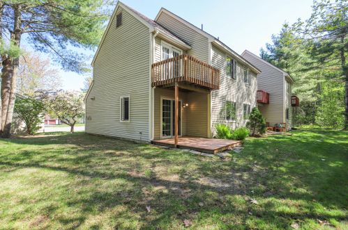 15 Linwood Rd, Freeport, ME 04032-1130
