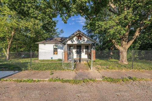 32 Summit St, Bonne Terre, MO 63628-1330
