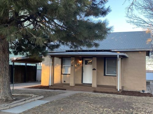 1033 Abriendo Ave, Pueblo, CO 81004-1143