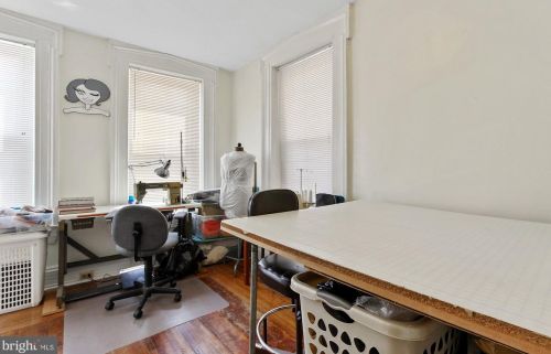 564 Broadway, Hanover PA 17331-2504 exterior