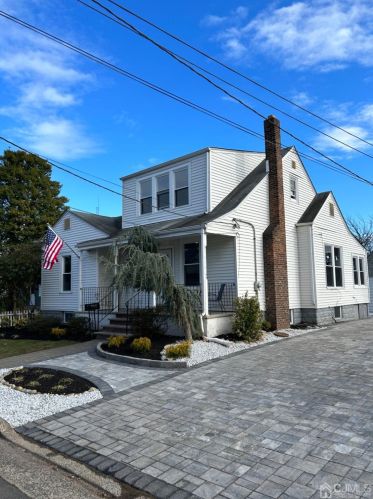 22 Florence St, Edison, NJ 08817-4498