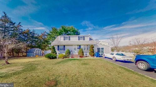 25 Mimi Rd, Old Bridge, NJ 08857-1515