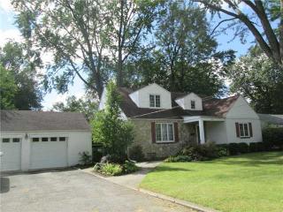 5425 Bancroft St, Toledo, OH 43615-2823