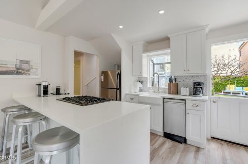 3534 Ocean Dr, Oxnard CA  93035-4345 exterior