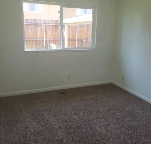 260 Earlham Dr, Turlock CA 95382-1700 exterior