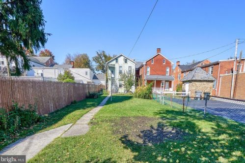 213 Broadway, Hanover PA 17331-2503 exterior