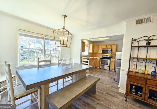 83 Montre Sq, Atlanta GA  30327-4046 exterior