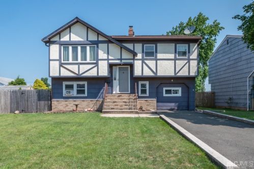 4 Mckinley Ave, Iselin, NJ 08830-2429
