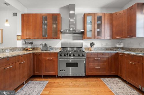 532 22nd St, Philadelphia PA 19140-4703 exterior