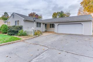 10 Briadon Dr, Cromwell, CT 06416-1303
