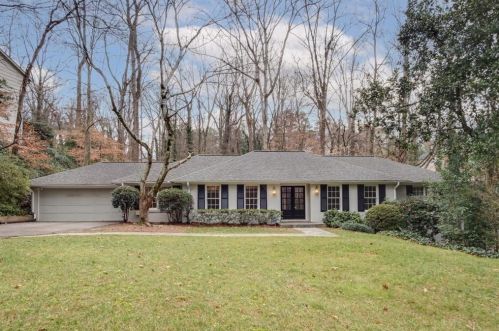 4601 Club Cir, Atlanta, GA 30319-1055