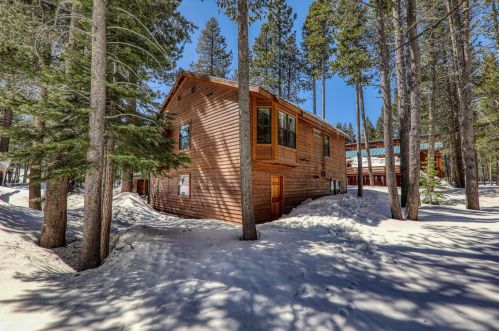 13121 Northwoods Blvd, Truckee CA  96161-6340 exterior