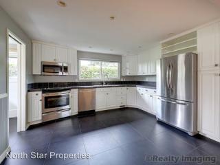 9655 Inglewood St, Portland OR  97225-4924 exterior