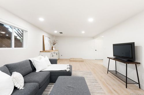 8464 66 Cir, Arvada CO  80007-7592 exterior