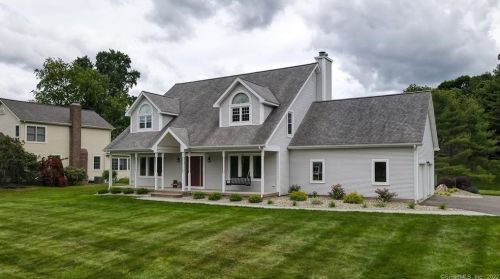 62 Fairway Xing, Glastonbury, CT 06033-1449