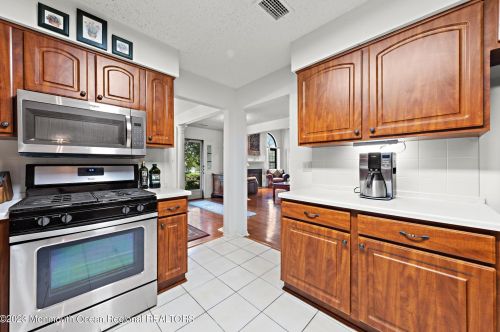 95 Old Orch Ln, Tinton Falls NJ 07712-2569 exterior