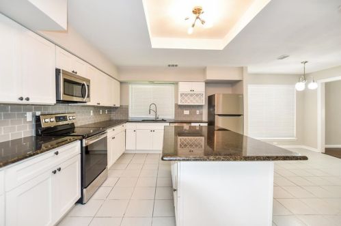 2108 Cannes Dr, Carrollton TX  75006-2923 exterior