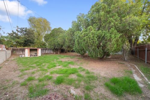 4765 Central Ave, Riverside CA  92506-2332 exterior