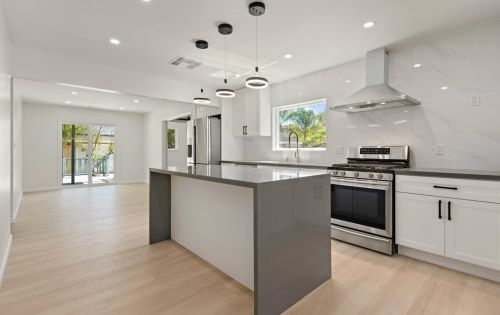 15670 Loma Vista Ave, Los Gatos, CA 95032-3635