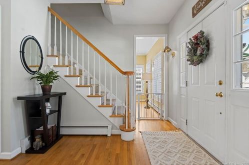 8 Winter Village Rd, Granby CT  06035-1130 exterior