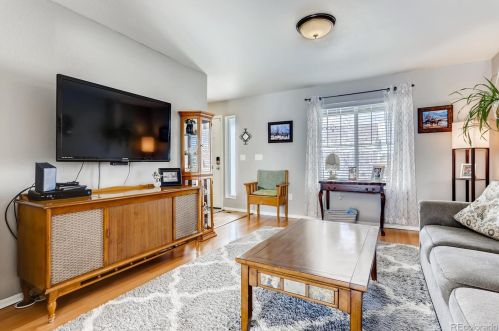 25834 Maple Dr, Aurora CO 80018-4597 exterior