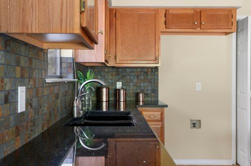 5911 Brown Rock Trl, Austin TX  78749-3314 exterior
