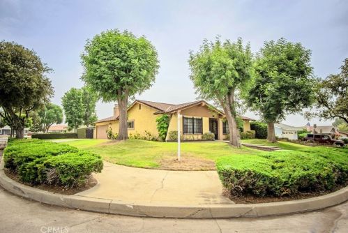 1432 Erin Ave, Upland, CA 91786-2651