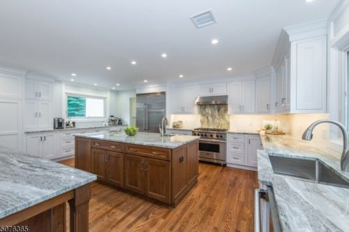 84 Mountain Ave, Town Center, NJ 07052-4934