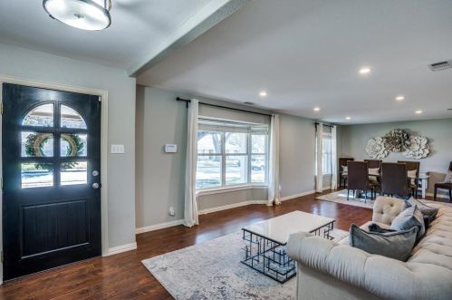 3115 Chapel Downs Dr, Dallas TX  75229-5834 exterior