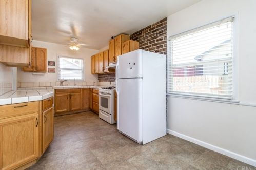 3835 Stansell Dr, Riverside CA  92501-1850 exterior