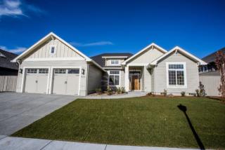 4009 Crystal Springs Dr, Medford, OR 97504