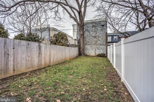 629 1st St, Lancaster PA  17603-3621 exterior