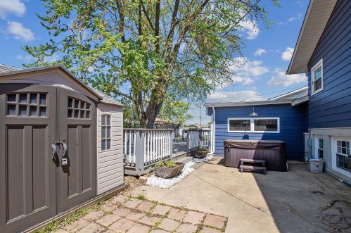 15142 Rob Roy Dr, Oak Forest, IL 60452-1931