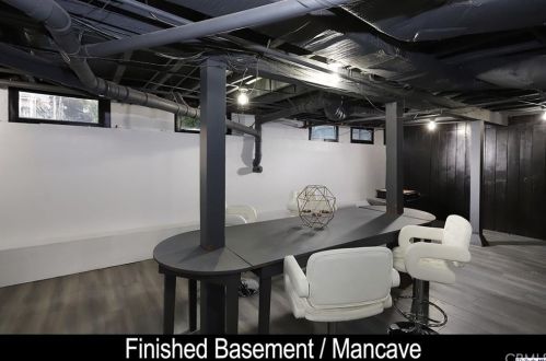 1616 Wabasso Way, Glendale CA  91208-2441 exterior