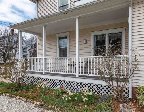 13 6th St, Dover, NH 03820-3017