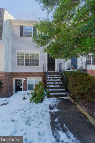 5939 First Landing Way, Springfield VA  22015-2605 exterior