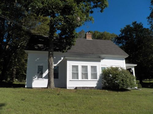 24 Nottingham Rd, Deerfield, NH 03037-1500