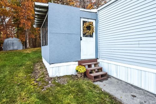 311 Sherwood Gln, Somersworth, NH 03878-1568