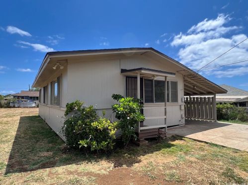 84755 Lahaina St, Nanakuli, HI 96792-1841