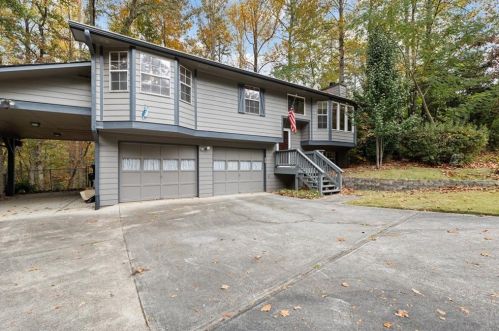 1124 Danube Trl, Buford, GA 30518-6325