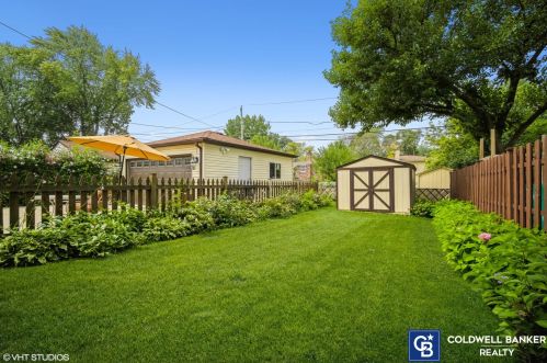 1736 Sycamore St, Des Plaines, IL 60018-2267