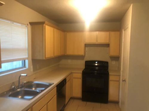 210 Creek Cove Dr, Dallas TX  75217-5618 exterior