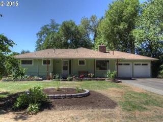 8235 43rd Ave, Portland, OR 97219-3524